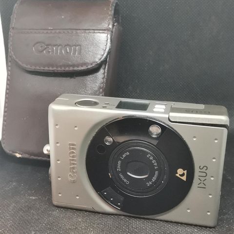Canon Ixus analog kamera med kameraveske