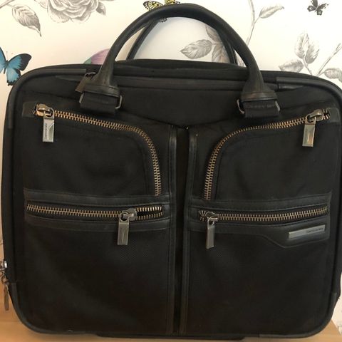 Samsonite business carry on