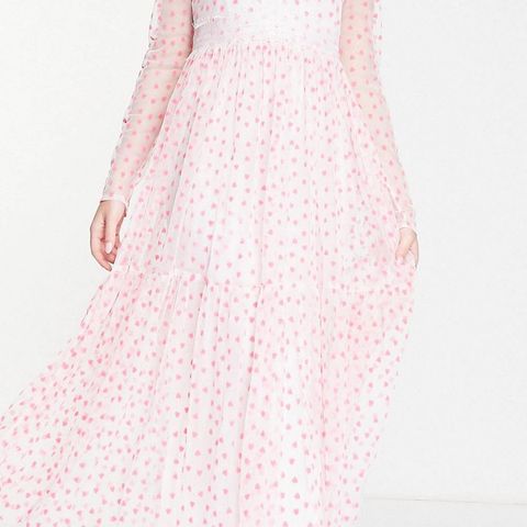 Vakker kjole fra Lace & Beads London