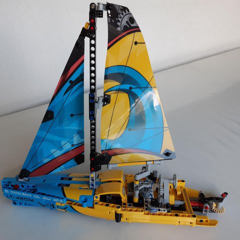 Lego Technic Konkurranseseiler 42074