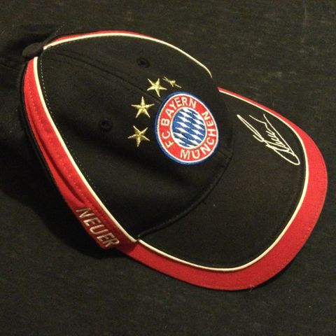 Bayern Munchen Neuer caps authentic