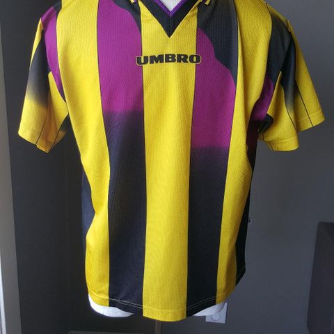 Umbro vintage drakt