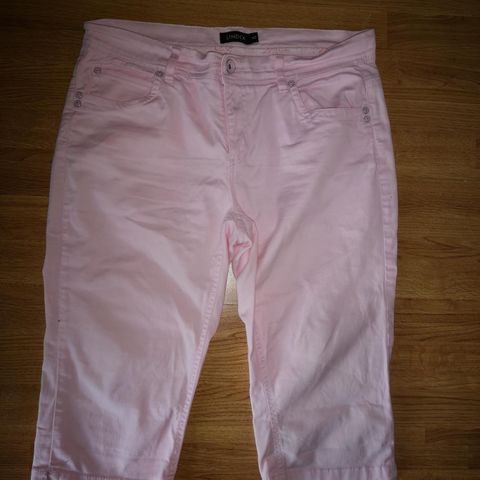 Str 42 Rosa Bermuda shorts fra Lindex