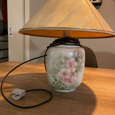 Porselens Lampe (Håndmalt)