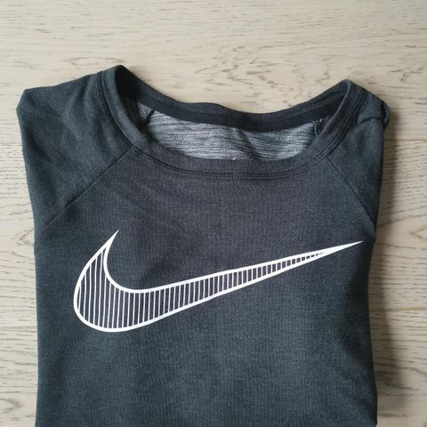 Nike dri-fit genser