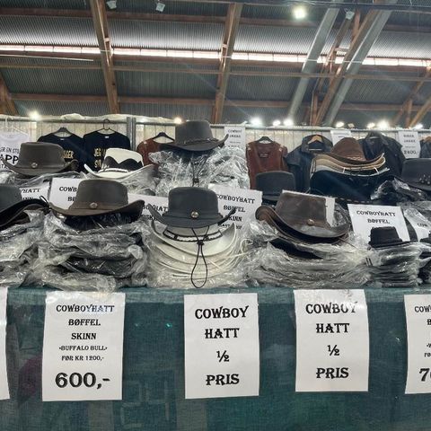 Engros salg på Cowboyhatter til utstillere, butikker og festivaler.