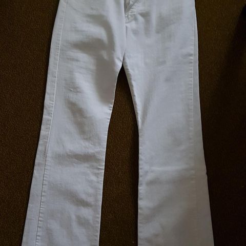 Hvit jeans med bootcut, str 44