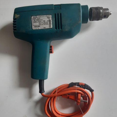 Elekriske drill" BLACK Decker- blå  300 W