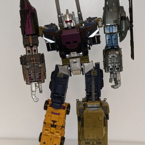 Mastermind Creations Ocular Max Assaultus Combiner Transformers (Bruticus)