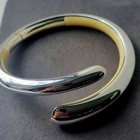 "Volupté" bangle fra Montblanc