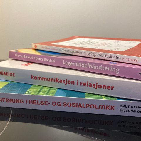 Pensumbøker til sykepleiestudiet