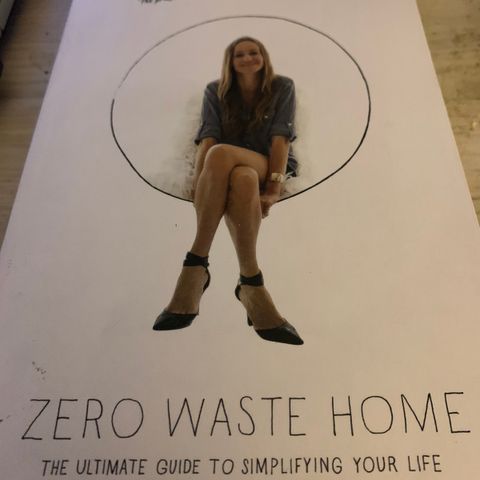Bea Johnson sin bok Zero waste home til salgs.
