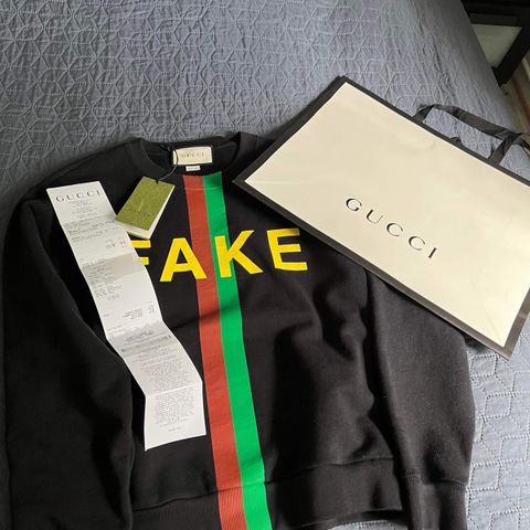 Gucci «Not Fake» genser