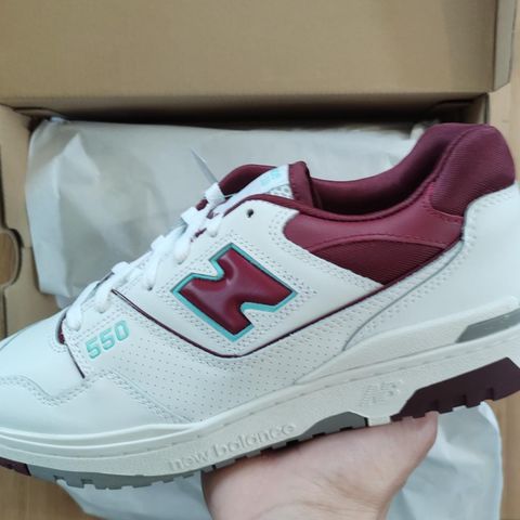 New Balance 550 Burgundy Strl (42)