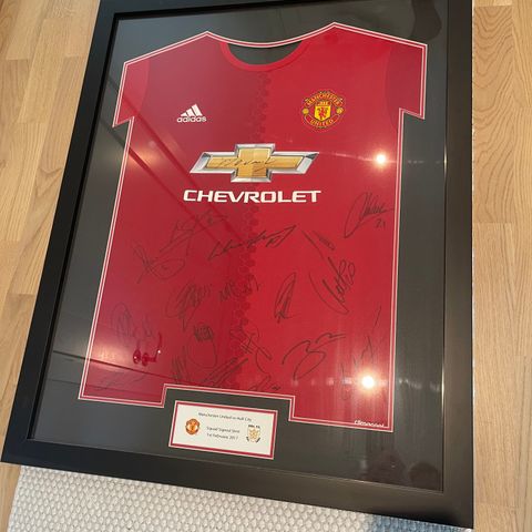 Signert United drakt - Rooney, Ibrahimovic, De Gea m.fl.