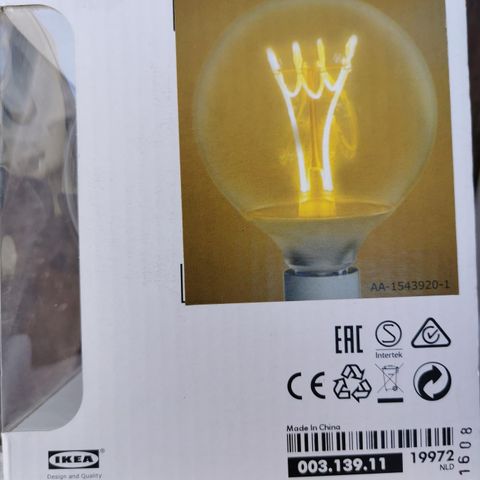Selger 2 stk. LED pærer fra IKEA .