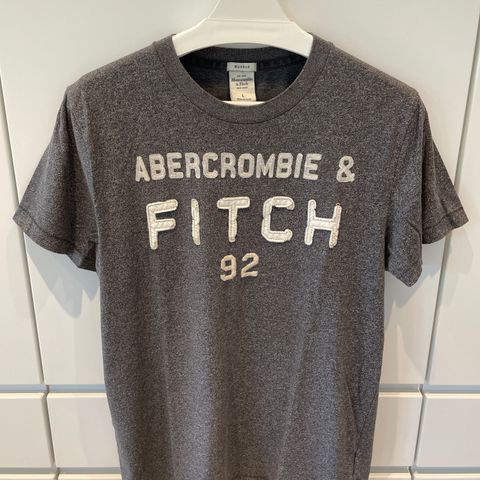 Abercrombie & Fitch t-shirt str L - som ny