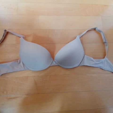 Wonderbra. Helt ny. Str. 75A