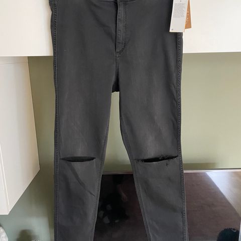 Ny svart HM bukse superstretch (strXL eller 36)