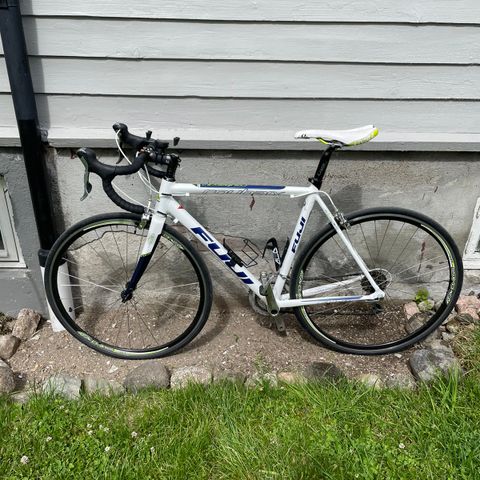 Fuji Robaix 2.0 (54cm) - landeveissykkel perfekt for nybegynnere