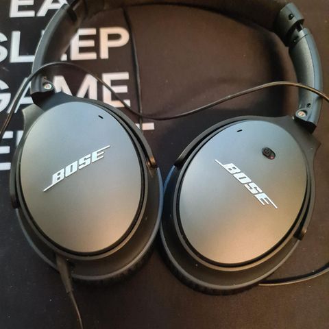 Lite brukt Bose headsettet med kabel