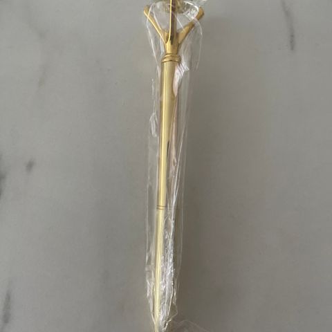 Gullfarget penn med diamant + refill