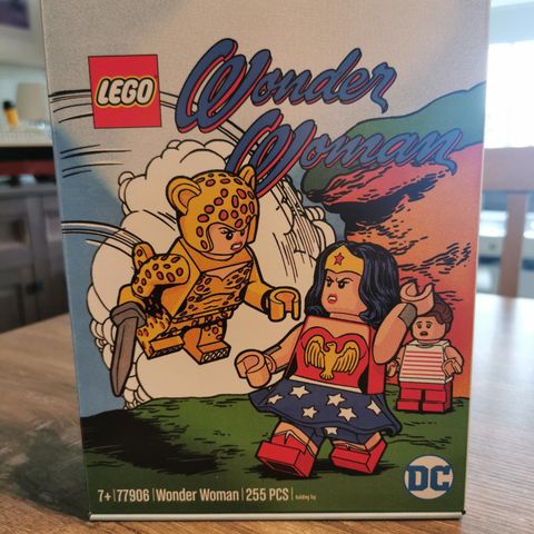 Lego 77906 Wonder Woman "comic con" exclusive