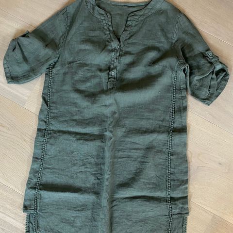 Lin kjole, militærgrønn
