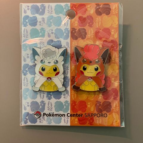 Pokemon Center Pin – Pikachu Vulpix Poncho Metall Pin - Anime