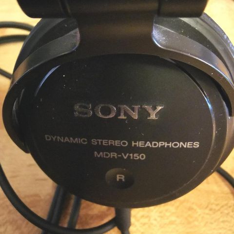 Sony Dynamic Stereo Headphones, Model:MDR-V150