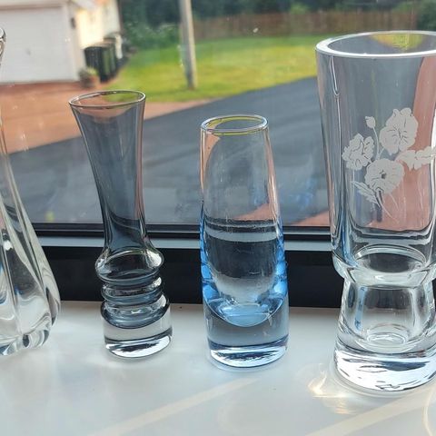 Vaser.  K glass.  Magnor. Hadeland.