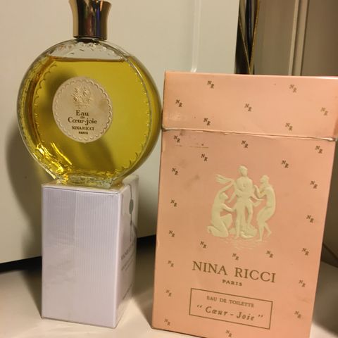 NINA RICCI.  Cæur-Joie.  100 ml. Edt. Som ny. Parfyme.