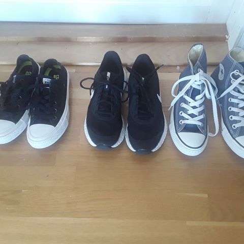 3 par ubrukte sko Converse og Nike