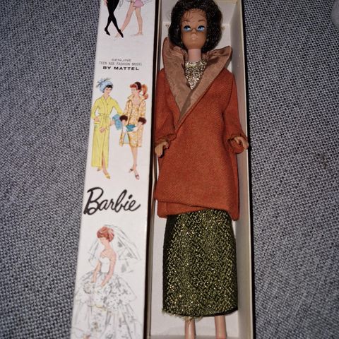 VINTAGE BARBIE