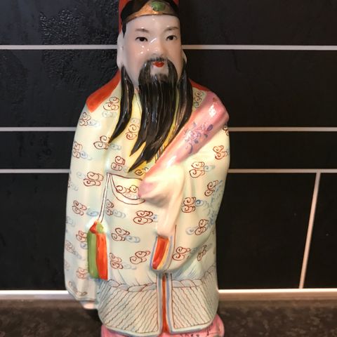 vintage håndmalt kinesisk porselens figur Fu Xing Scroll 70 tallet.