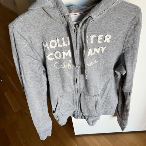 Hollister hettegenser