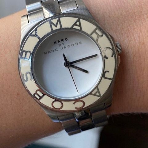 Pent brukt klokke fra Marc by Marc Jacobs