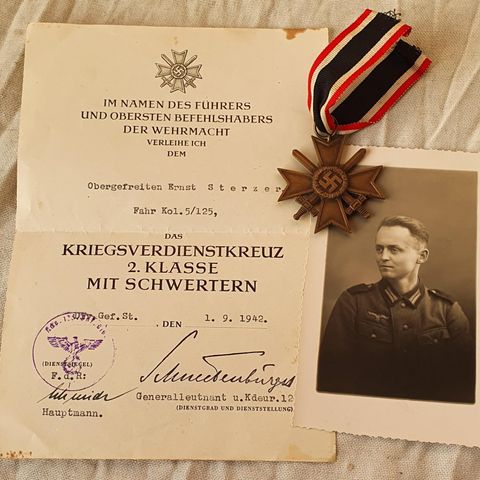 Tysk gruppe kvk med tildelingsbevis og bilde 2 verdenskrig