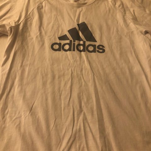 Adidas t-skjorte - XL