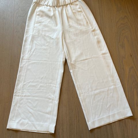 Hvite sommerlige bukser