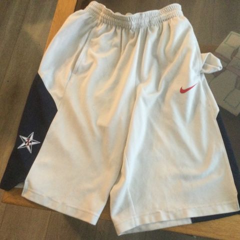 nike lang shorts str S   les beskrivelse