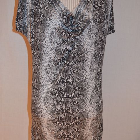 Kjole med dyreprint Dorothy Perkins str 40 . trnd 49