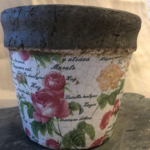 Nydelig blomsterpotte , keramikk, utmerket til krydderurter