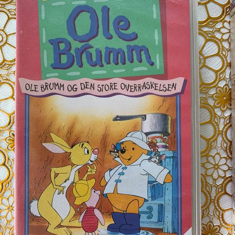 VHS DISNEY Ole Brum og den store overraskelsen tegnefilm for barn