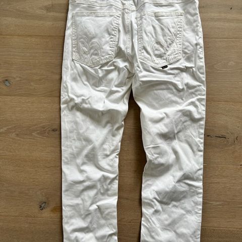 Hvite jeans fra BIK BOK str M
