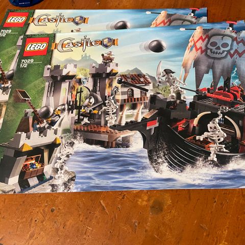 LEGO Castle 7029 - Fantasy Era: Skeleton Ship Attack