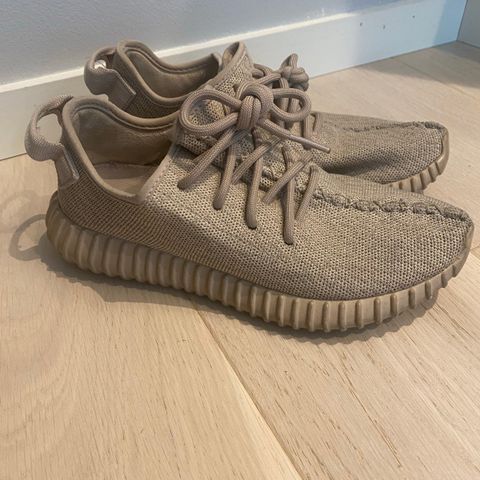 Yeezy oxford tan