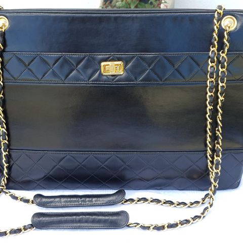 Chanel  (ekte) Office Tote with chain