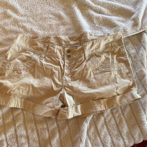 DKNY shorts str 30’’