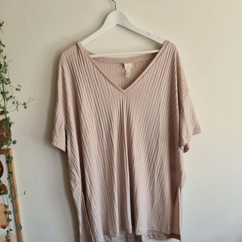 Beige T-shirt fra H&M str XXL|kan sendes